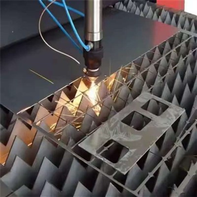 Kohandatud lõigatud lehtmetall